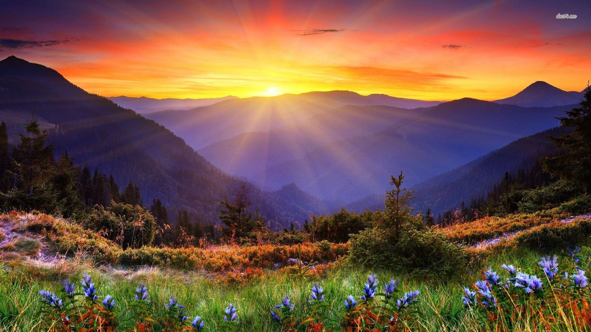 beautiful-morning-sunrise-over-mountains